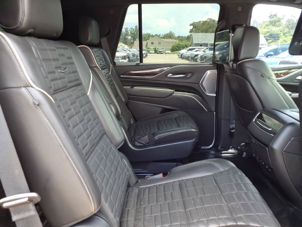Used 2022 Cadillac Escalade Sport Platinum w/ LPO, ONYX Package AWD/4WD image 18