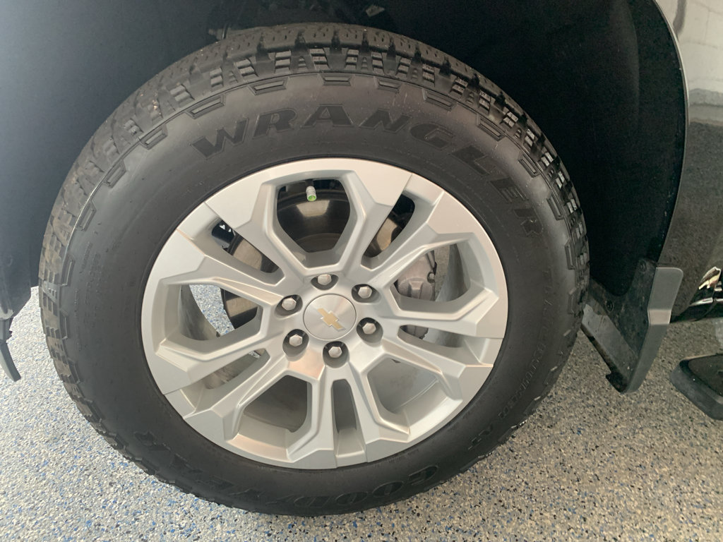 Used 2023 Chevrolet Silverado 1500 LTZ AWD/4WD image 32