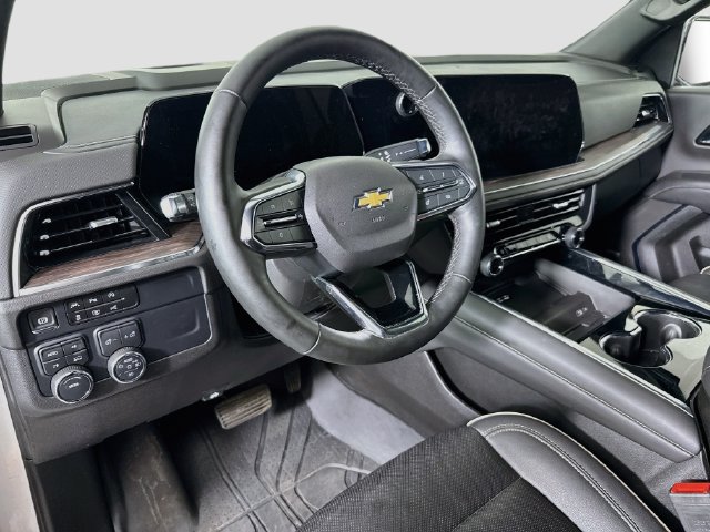 Used 2025 Chevrolet Tahoe Premier AWD/4WD image 10
