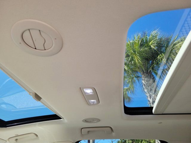 Used 2023 Buick Enclave Avenir w/ Avenir Technology Package image 17