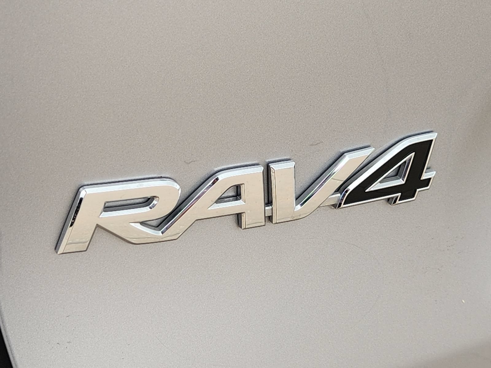 Used 2023 Toyota RAV4 XSE AWD/4WD image 12