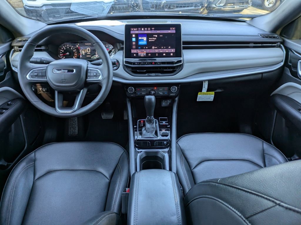 Used 2024 Jeep Compass Limited image 14