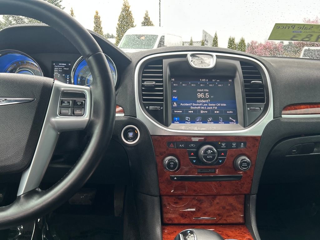 Used 2014 Chrysler 300 image 23