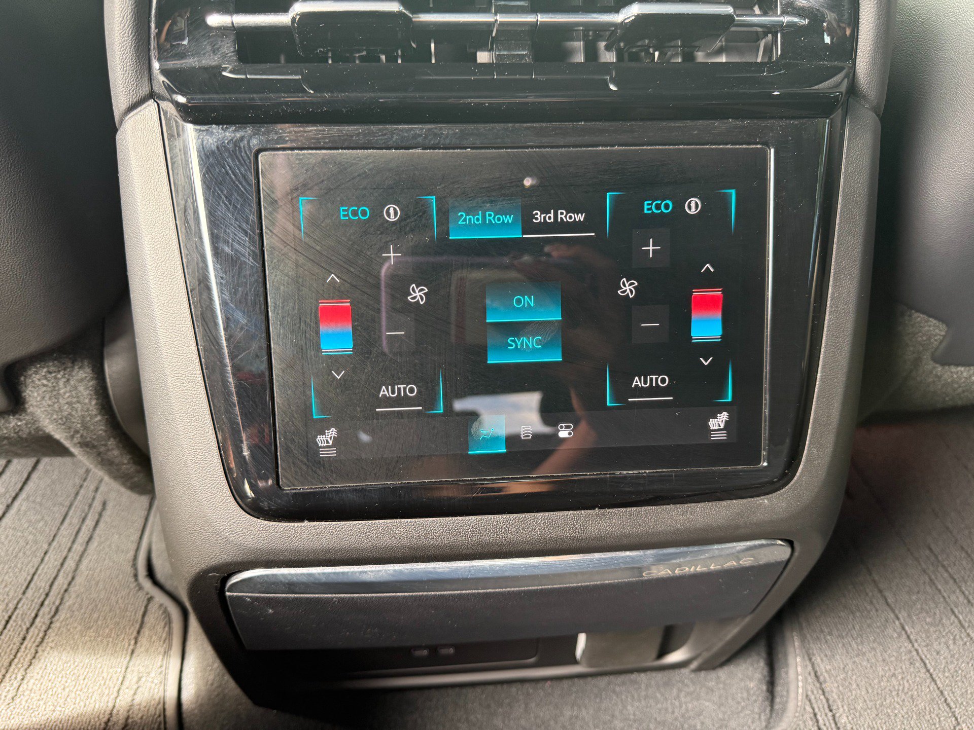 Used 2025 Cadillac Escalade IQ Luxury 2 w/ LPO, Premium Carpet Package AWD/4WD image 16