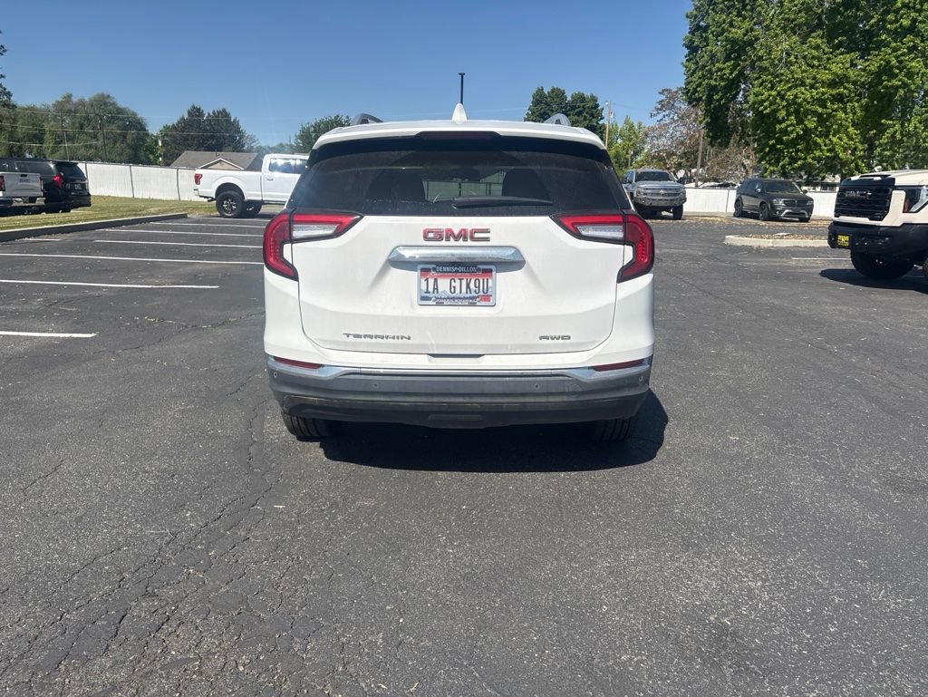 Used 2022 GMC Terrain SLT w/ Infotainment Package II AWD/4WD image 4