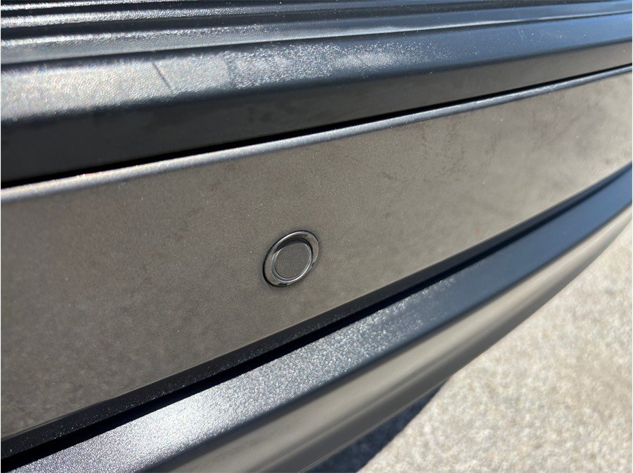 Used 2019 Jeep Grand Cherokee Laredo AWD/4WD image 14