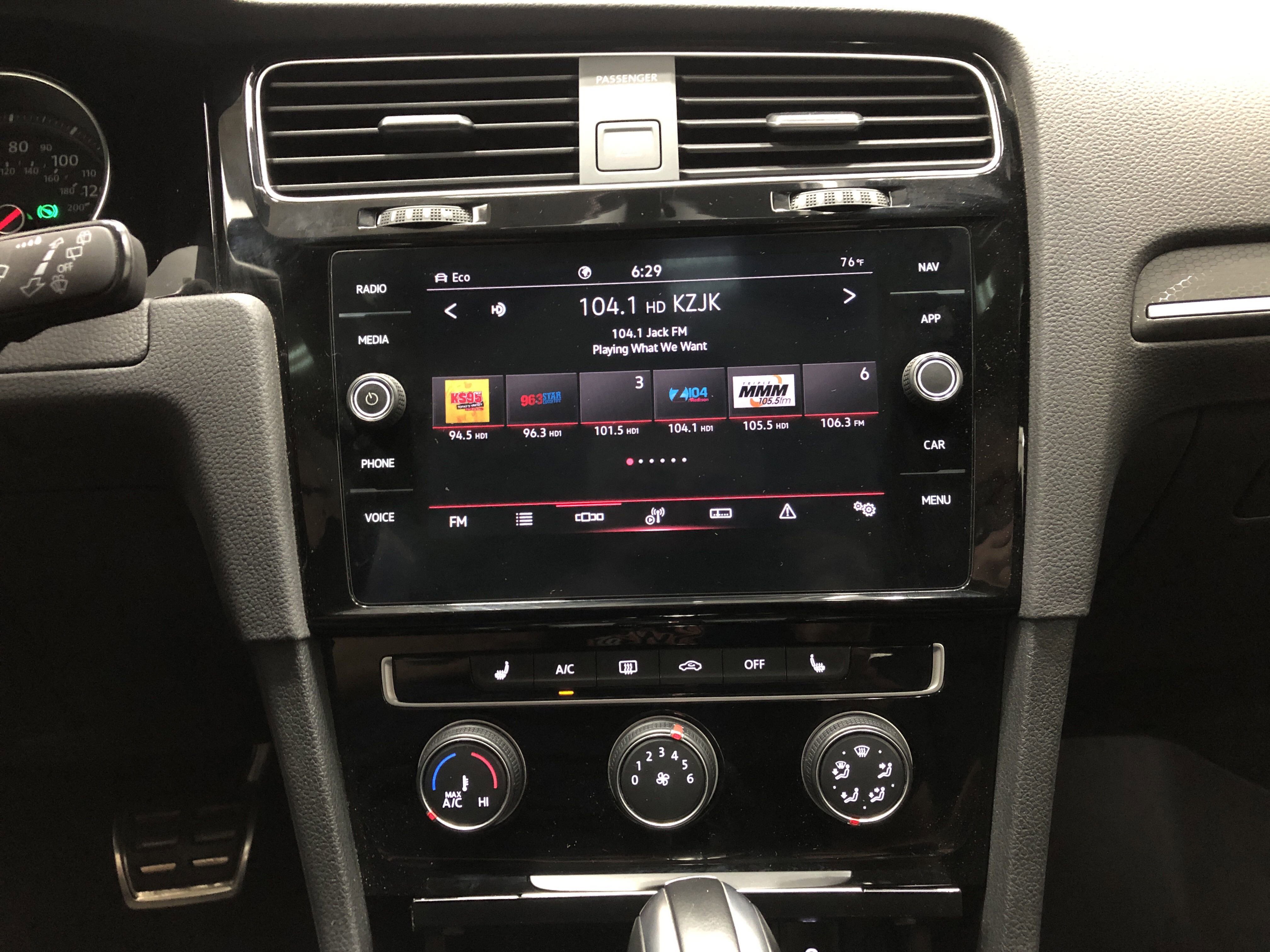 Used 2021 Volkswagen GTI SE image 12