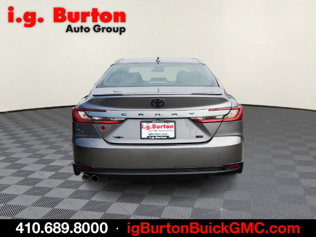 Used 2025 Toyota Camry SE FWD image 5
