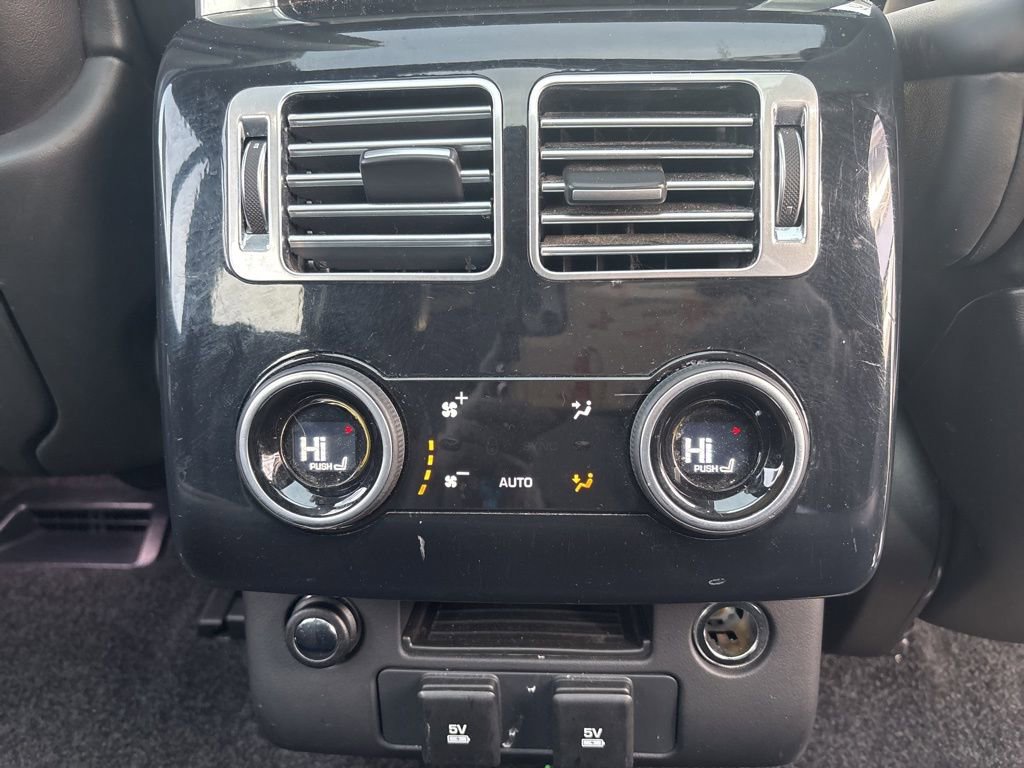 Used 2020 Land Rover Range Rover HSE image 25