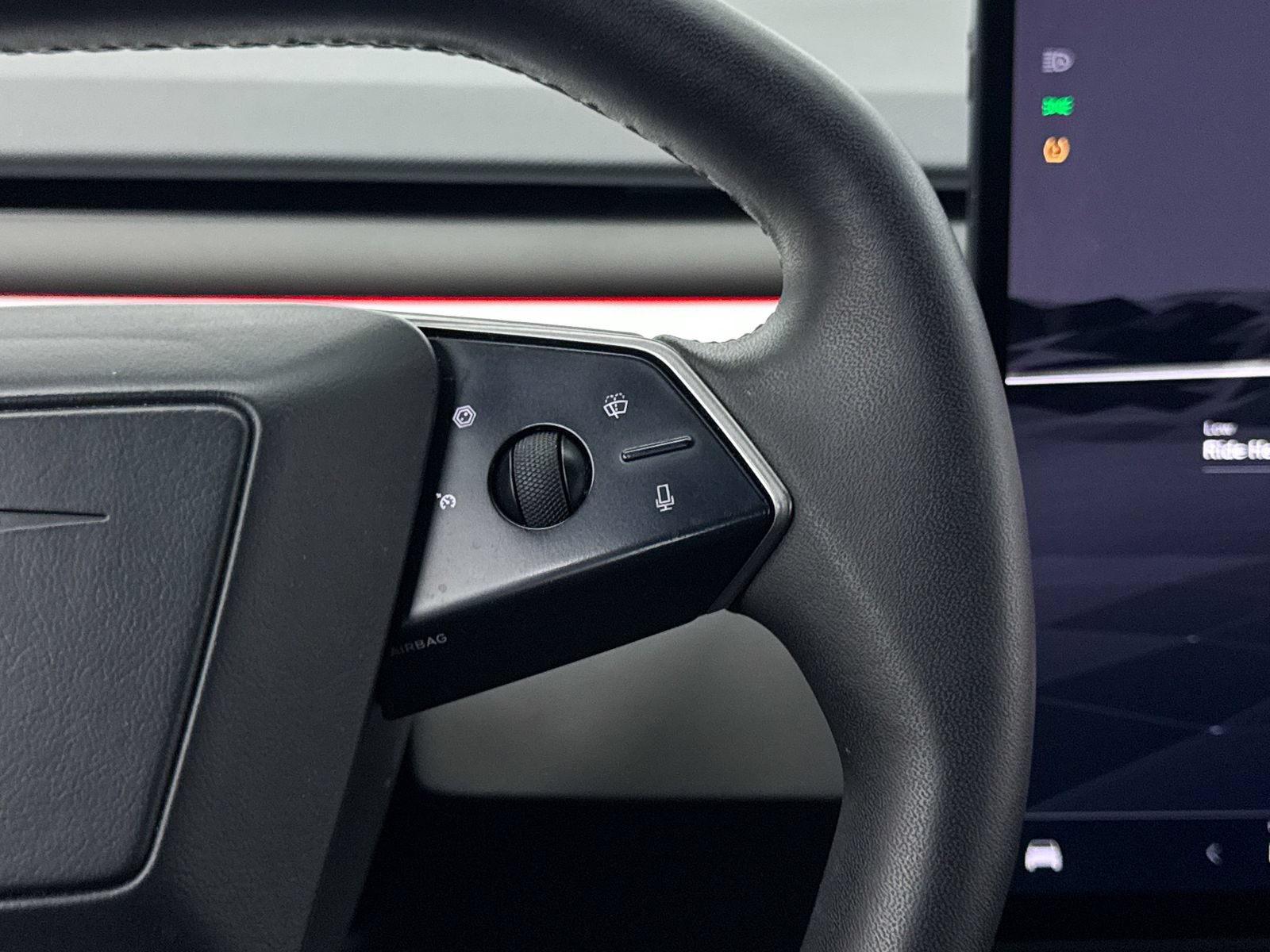 Used 2024 Tesla Cybertruck AWD Crew Cab image 36
