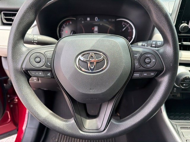 Used 2025 Toyota RAV4 XLE FWD image 31