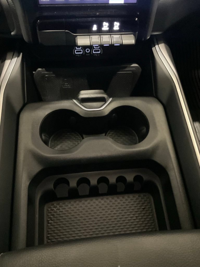 Used 2025 RAM 1500 Big Horn AWD/4WD image 24