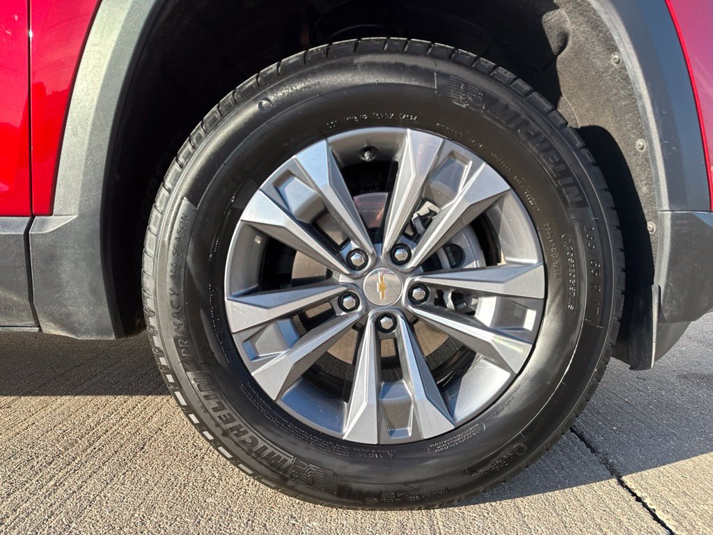 Used 2025 Chevrolet Equinox LT AWD/4WD image 11