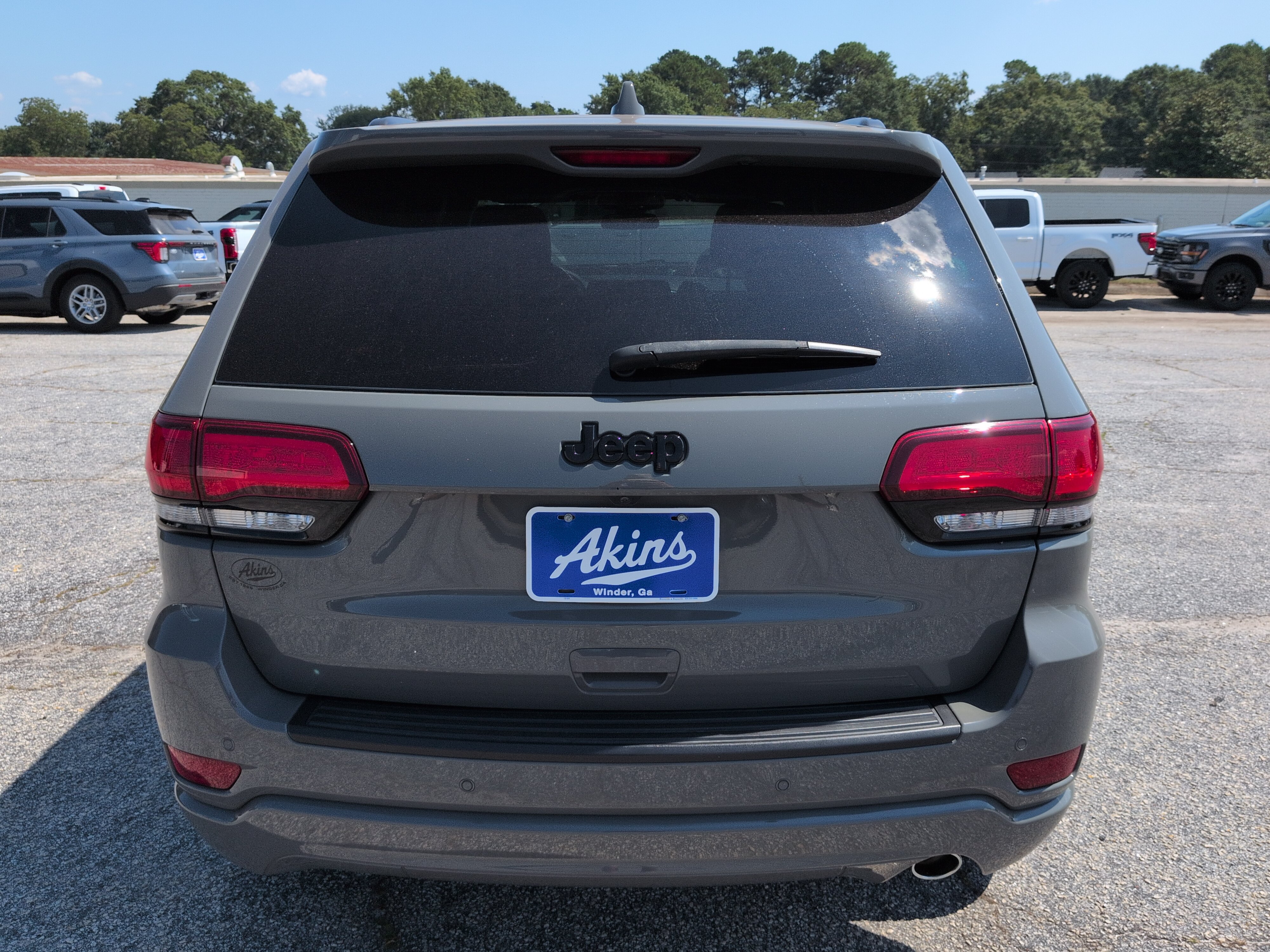 Used 2021 Jeep Grand Cherokee Laredo X RWD image 4