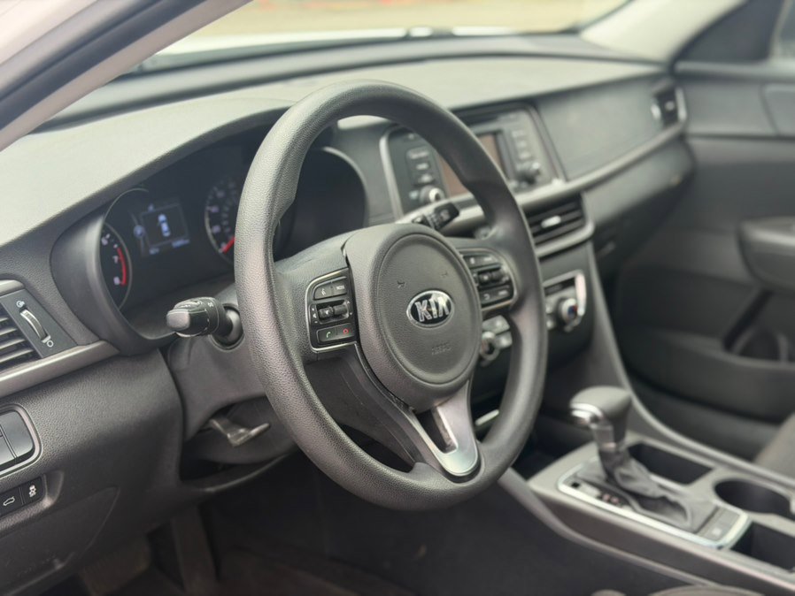 Used 2016 Kia Optima LX FWD image 9