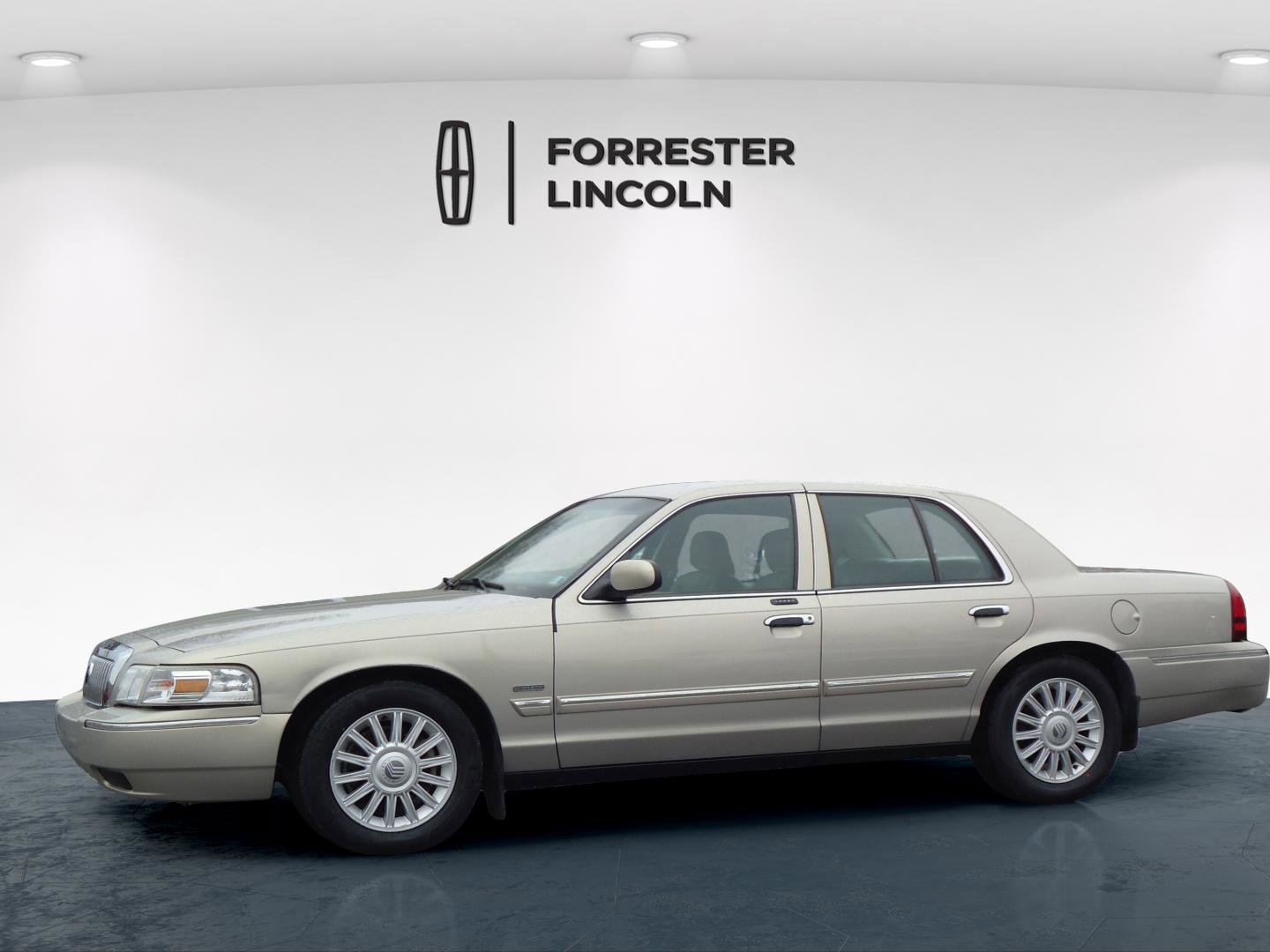 Used 2010 Mercury Grand Marquis LS image 6