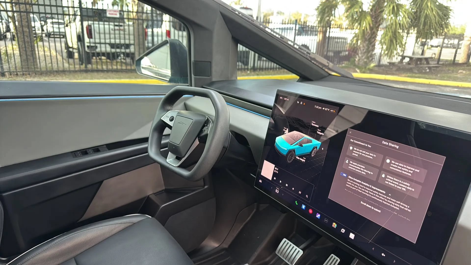 Used 2024 Tesla Cybertruck AWD Crew Cab image 12