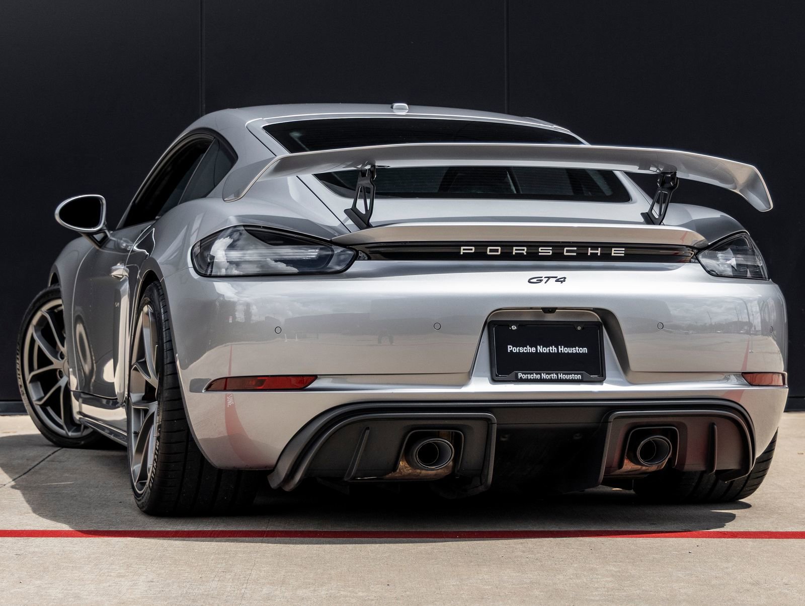 Used 2020 Porsche 718 Cayman GT4 RWD image 3