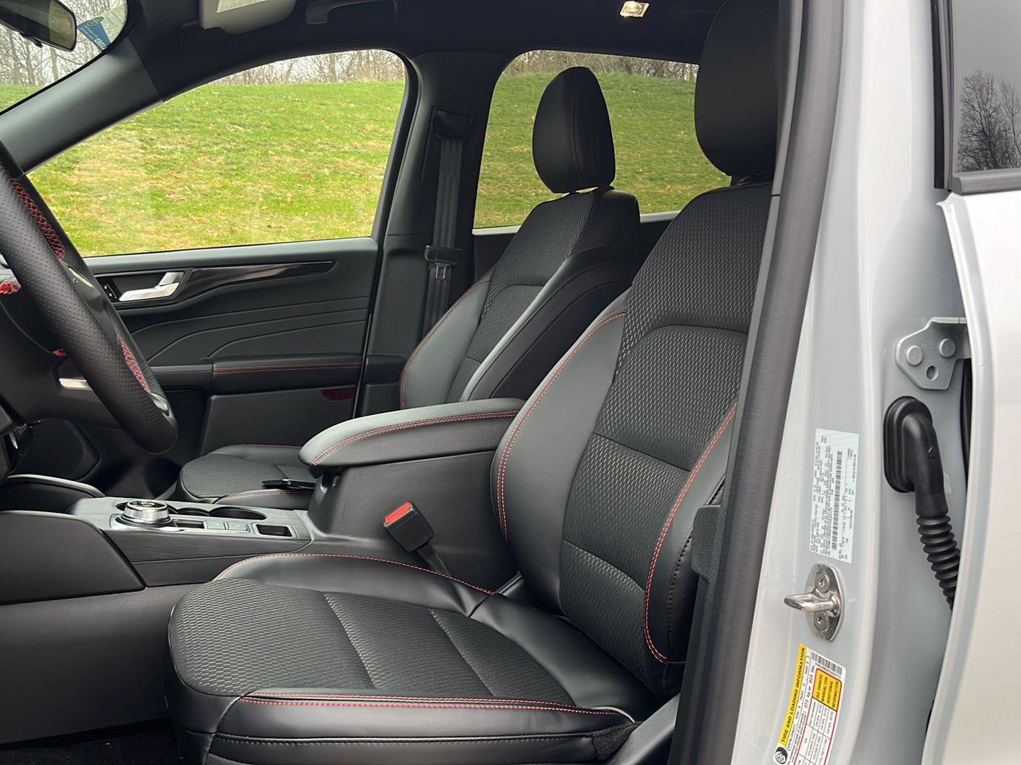 New 2026 Ford Escape ST-Line Select w/ Tech Pack #1 AWD/4WD image 12