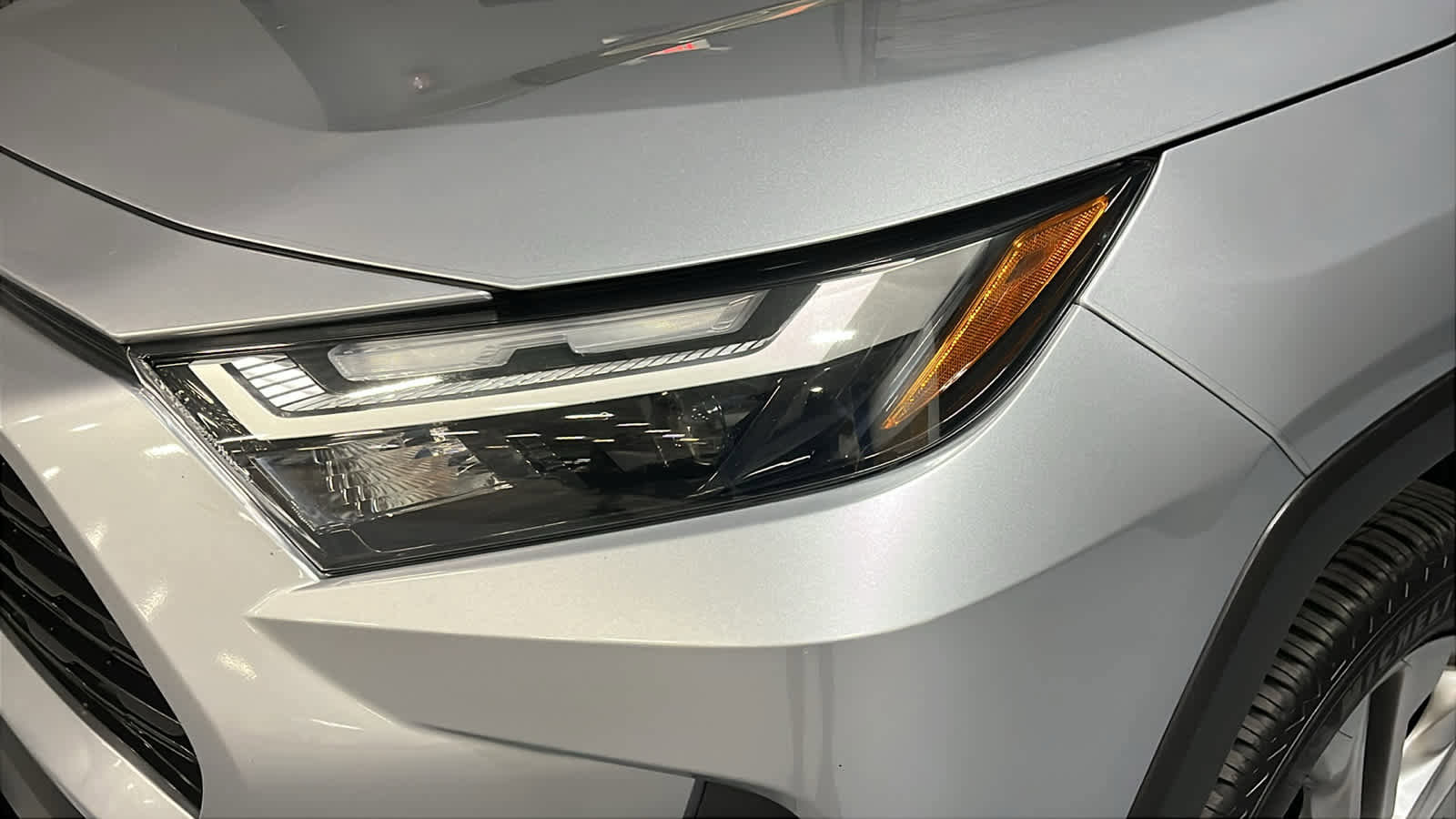 Used 2022 Toyota RAV4 XLE Premium AWD/4WD image 7
