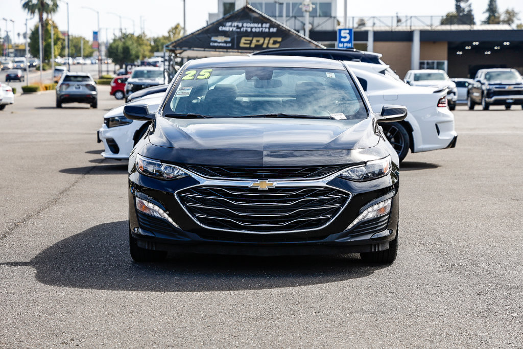Used 2025 Chevrolet Malibu LT FWD image 6