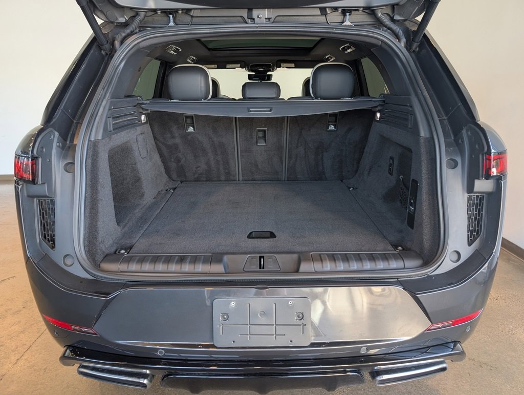 Used 2023 Land Rover Range Rover Sport SE Dynamic image 5