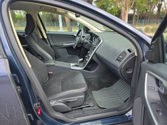Used 2013 Volvo XC60 3.2 FWD image 32