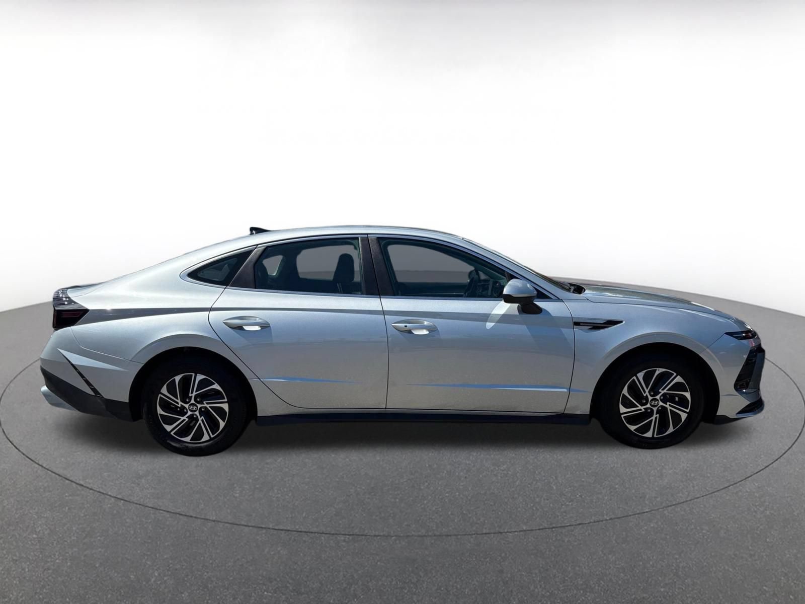 Used 2026 Hyundai Sonata Blue FWD image 15