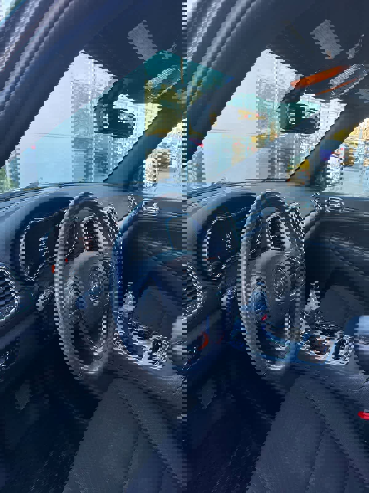 Used 2018 Jeep Grand Cherokee Laredo image 10