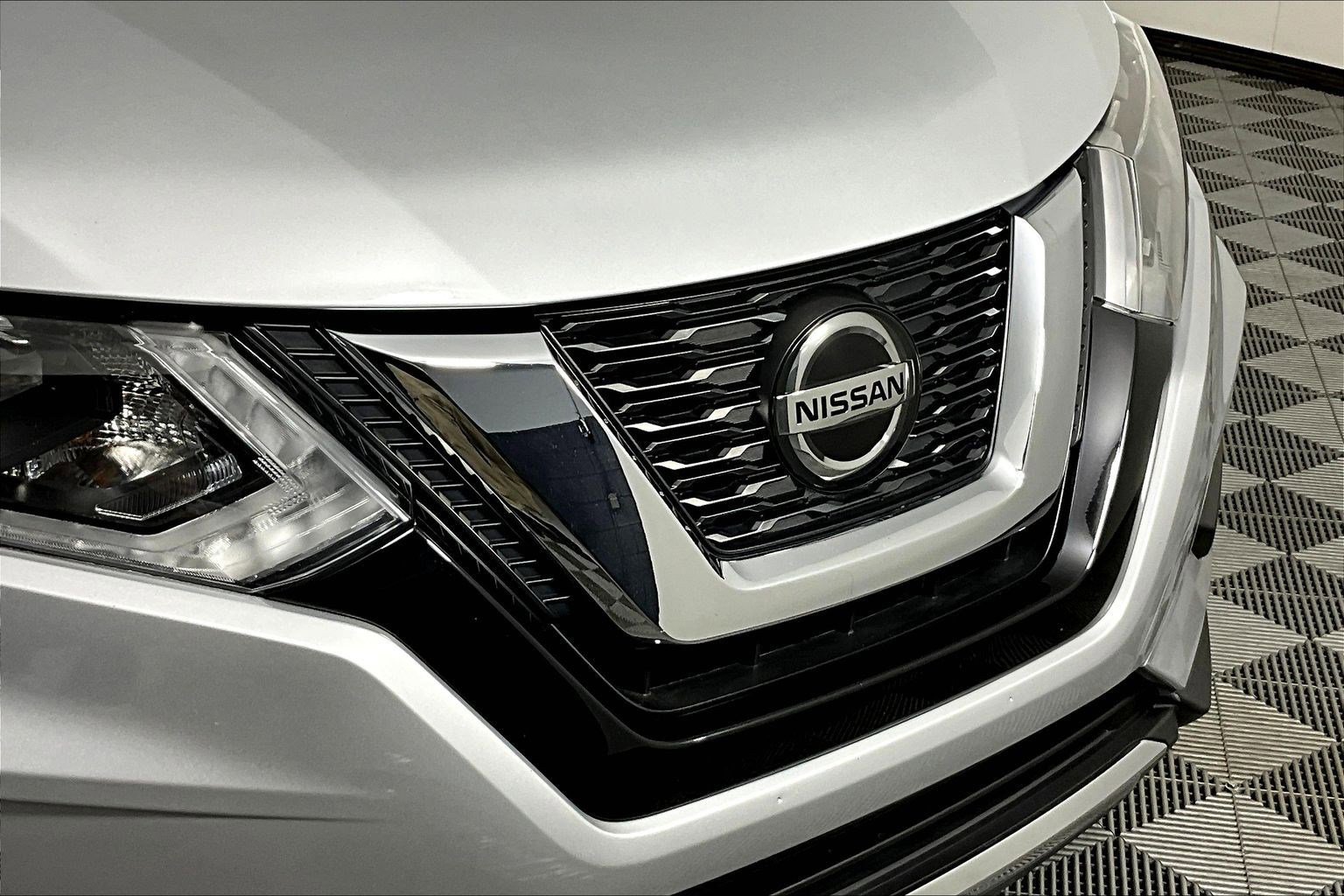 Certified 2020 Nissan Rogue S image 33