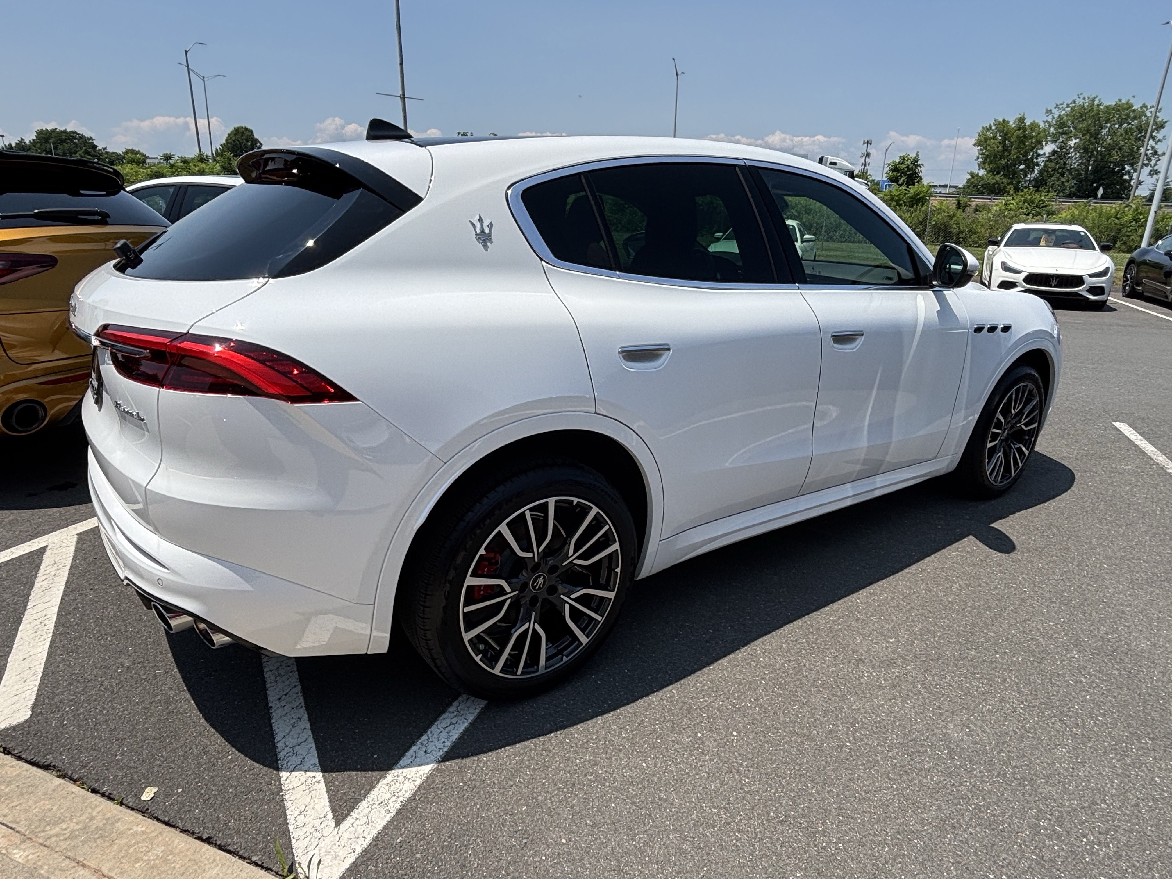 Used 2025 Maserati Grecale Folgore AWD/4WD image 9