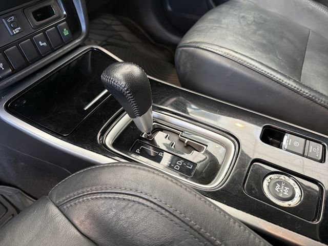 Used 2020 Mitsubishi Outlander SEL image 28