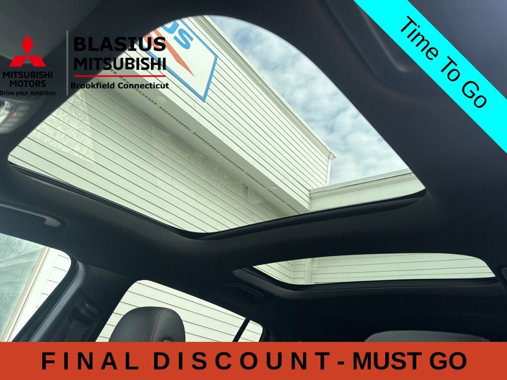 Used 2021 Mercedes-Benz GLB 250 4MATIC w/ AMG Line image 37