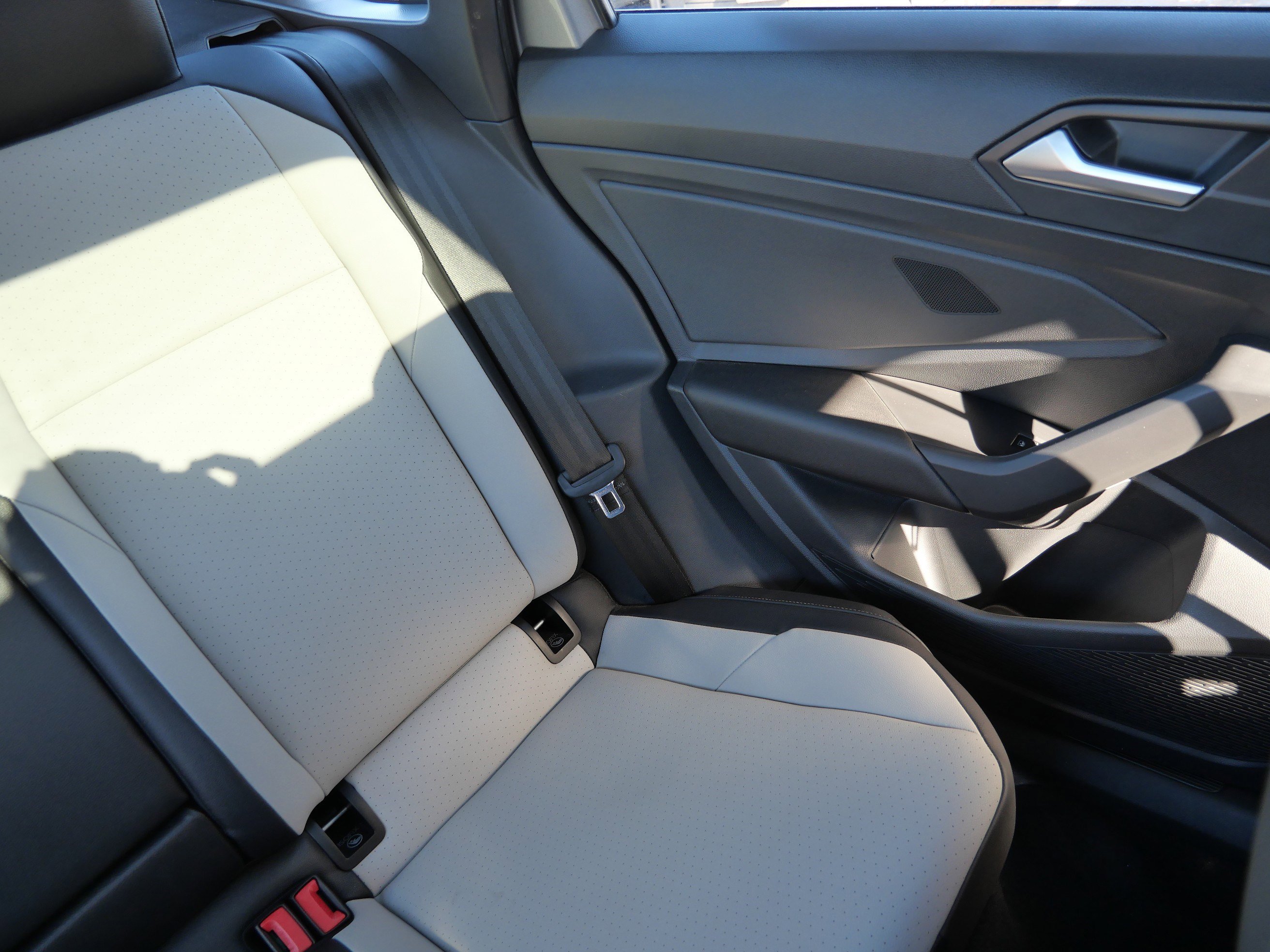 Certified 2021 Volkswagen Jetta R-Line w/ R-Line Cold Weather Package image 14