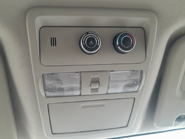 Used 2017 Nissan NV 3500 SL RWD image 15