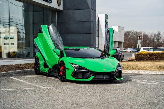 Used 2024 Lamborghini Revuelto image 39