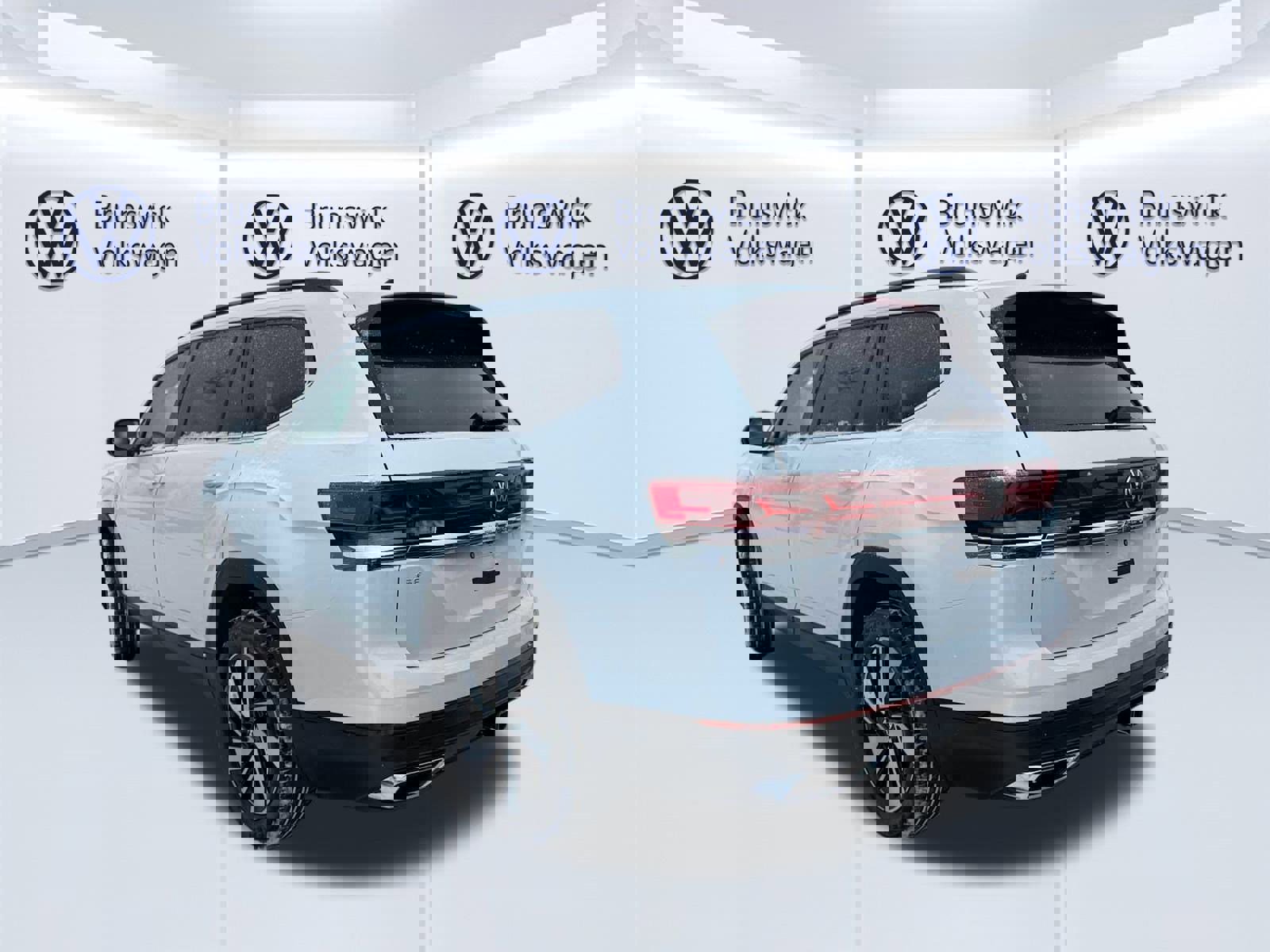 New 2026 Volkswagen Atlas SE image 3