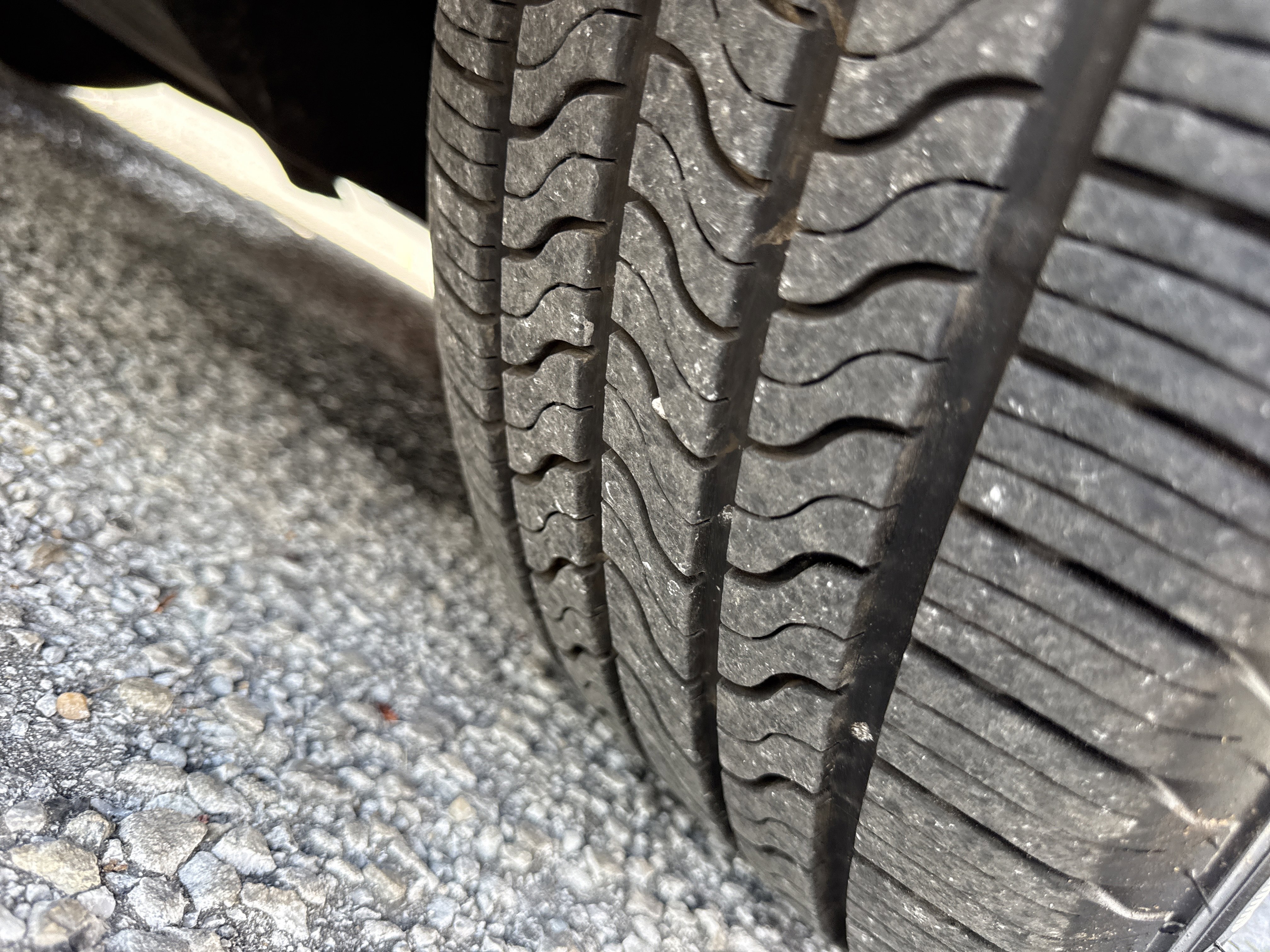 Used 2022 Chrysler Voyager LX image 41