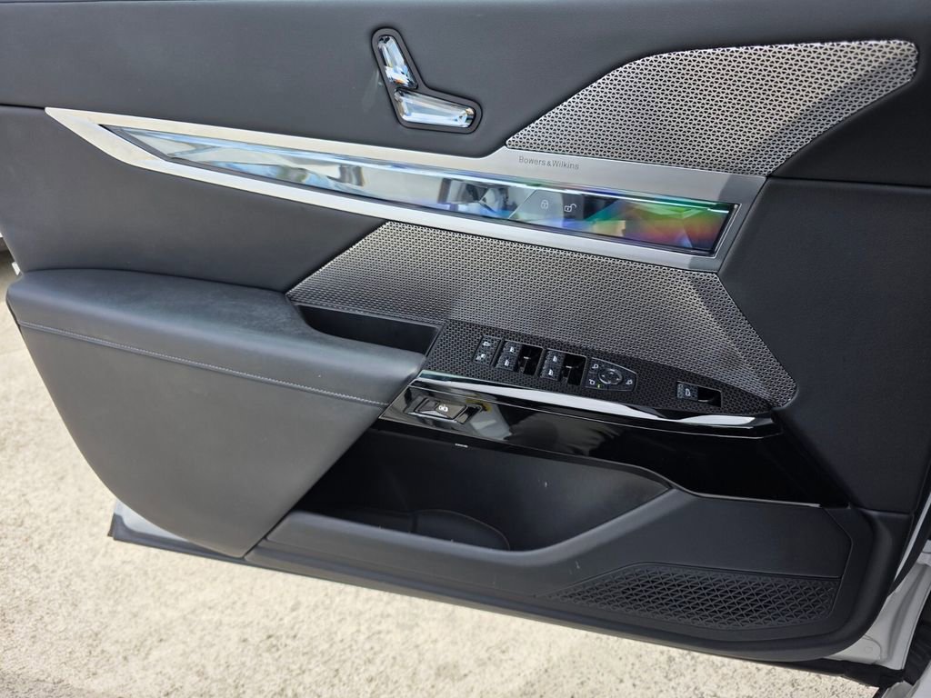 Certified 2023 BMW i7 xDrive60 image 24