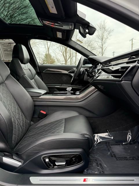 Used 2023 Audi S8 w/ S8 Executive Package image 17