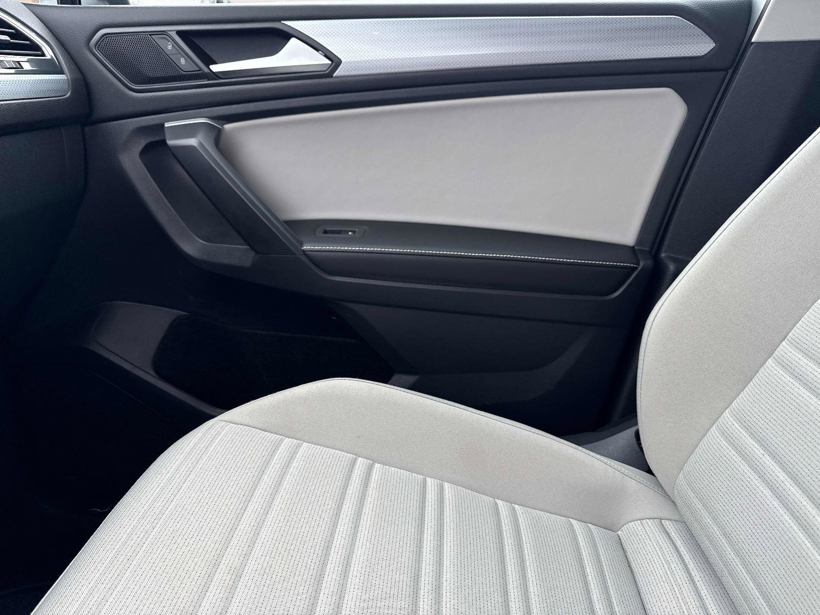 Used 2024 Volkswagen Tiguan S image 23