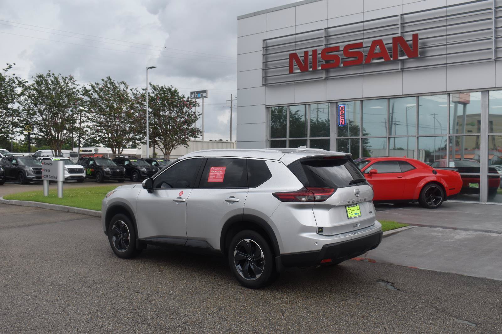 Certified 2024 Nissan Rogue SV w/ SV Premium Package FWD image 5