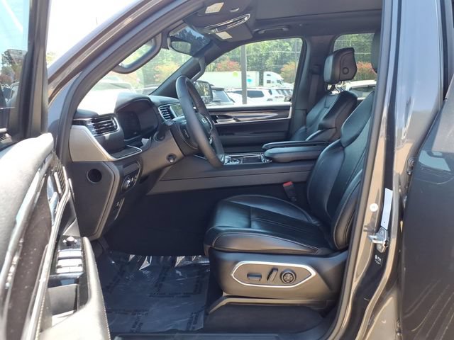 Used 2023 Jeep Wagoneer 4WD w/ Premium Group I image 13