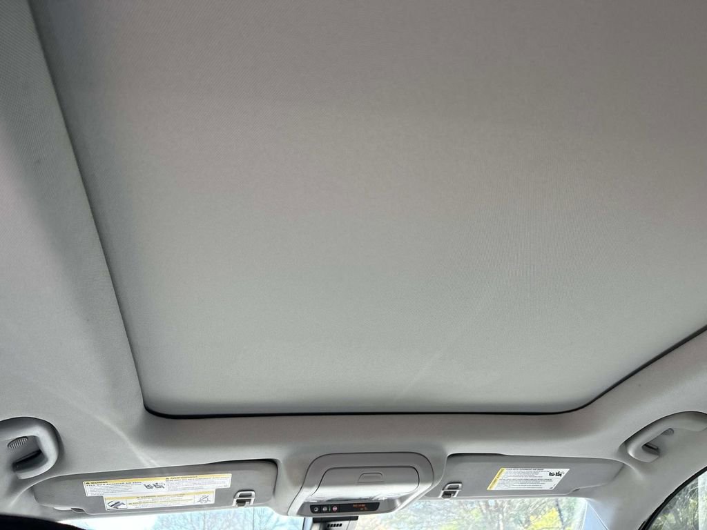 Used 2022 Chevrolet Equinox LT FWD image 25