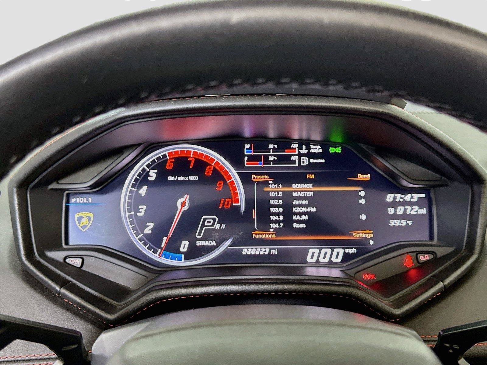 Used 2018 Lamborghini Huracan LP 580-2 RWD image 17