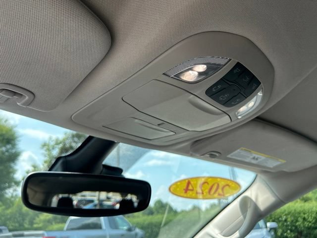 Used 2024 Chrysler Pacifica Touring-L FWD image 30