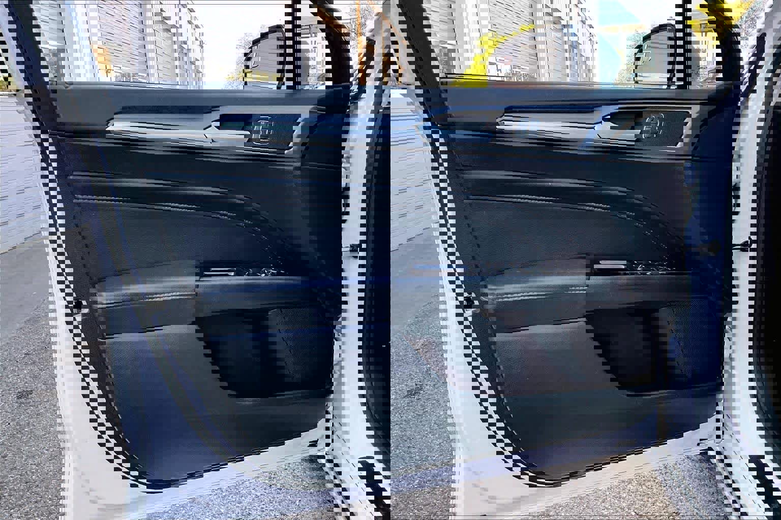 Used 2016 Ford Fusion Titanium image 22