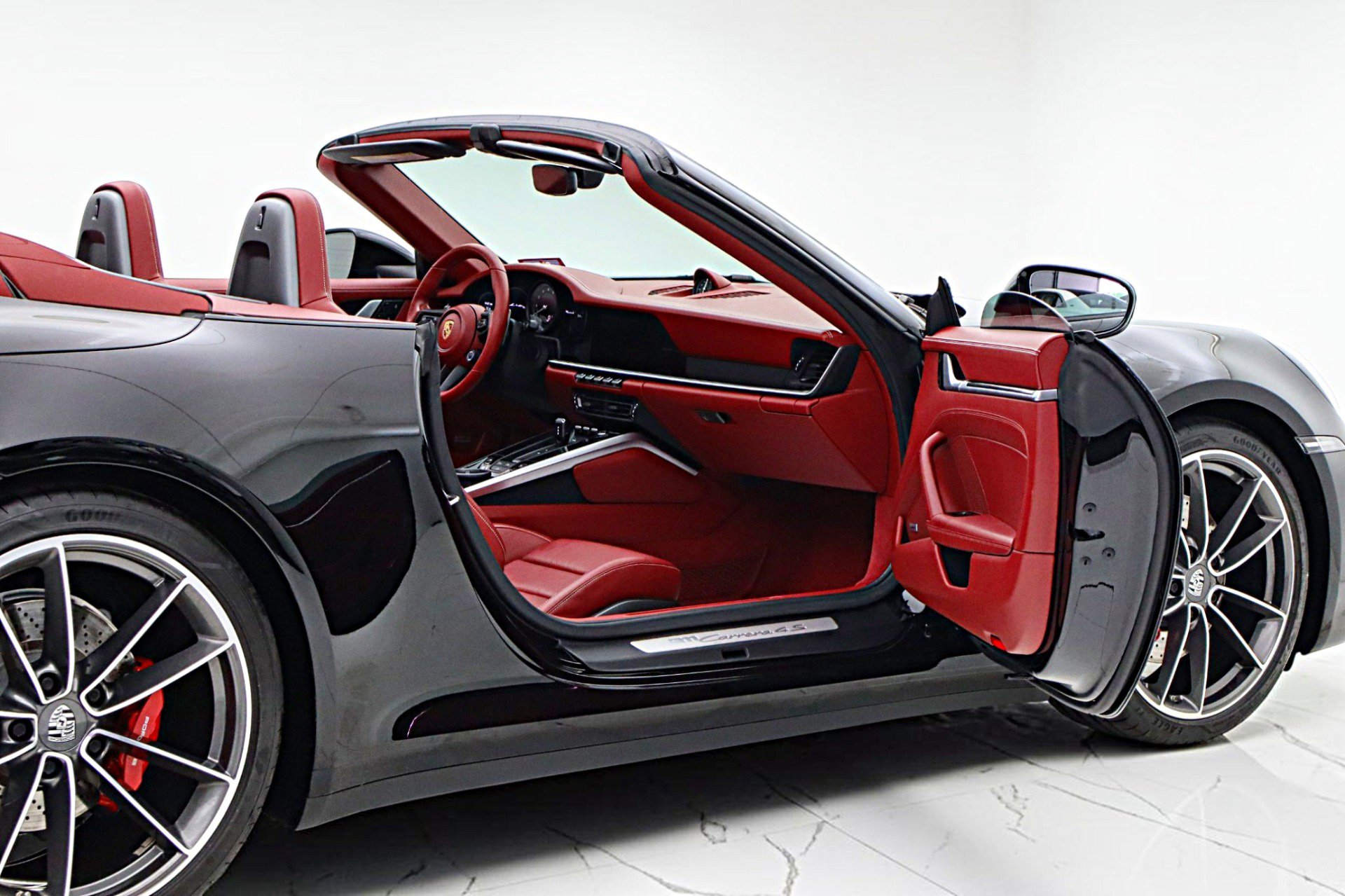 Used 2020 Porsche 911 Carrera 4S AWD/4WD image 14