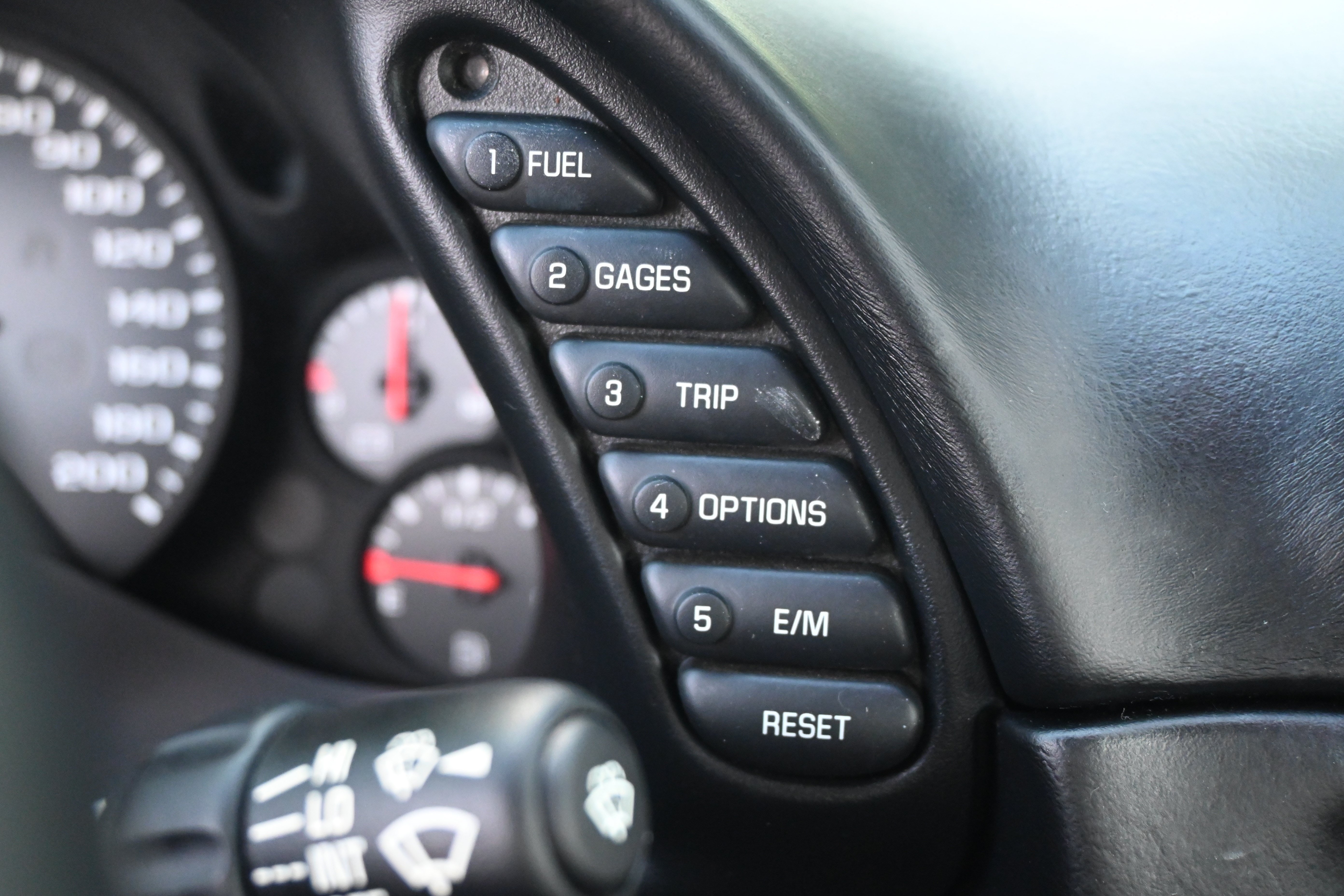 Used 2004 Chevrolet Corvette Coupe RWD image 24