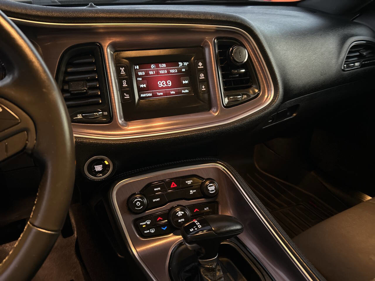 Used 2017 Dodge Challenger R/T image 7